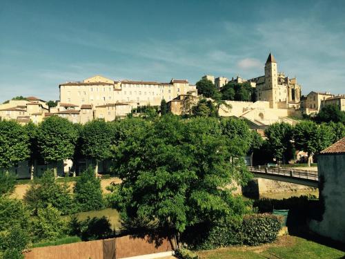 Home Town Center Auch france