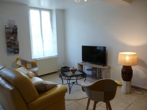 Appartement HOME VACANCES 4 étoiles par CDT DORDOGNE 13 Rue Victor Hugo Le Pizou