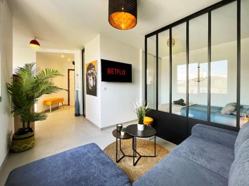 Appartement HOMEY SUPERCHILL - Appartement moderne et tout équipé - Netflix et WiFi inclus - Situé en Hyper-centre - Proche Genève 1 Rue du Faucigny Annemasse