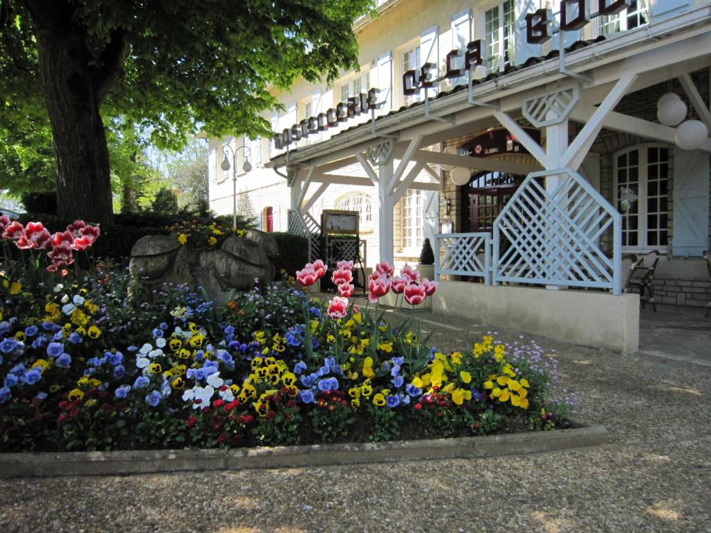 Hôtel Hostellerie de la Bouriane place du foirail, 46300 Gourdon