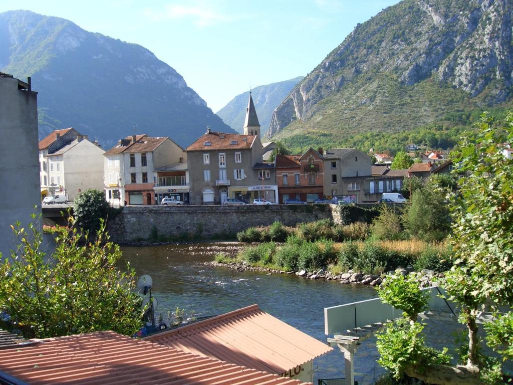 Hôtel Hostellerie de la Poste 16 avenue Victor Pilhes, 09400 Tarascon-sur-Ariège