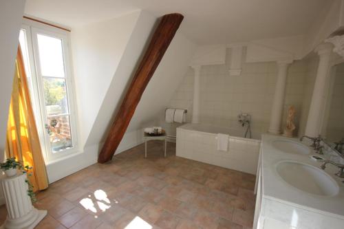 Hôtel Hostellerie Du Château Les Muids D2020 La Ferté-Saint-Aubin