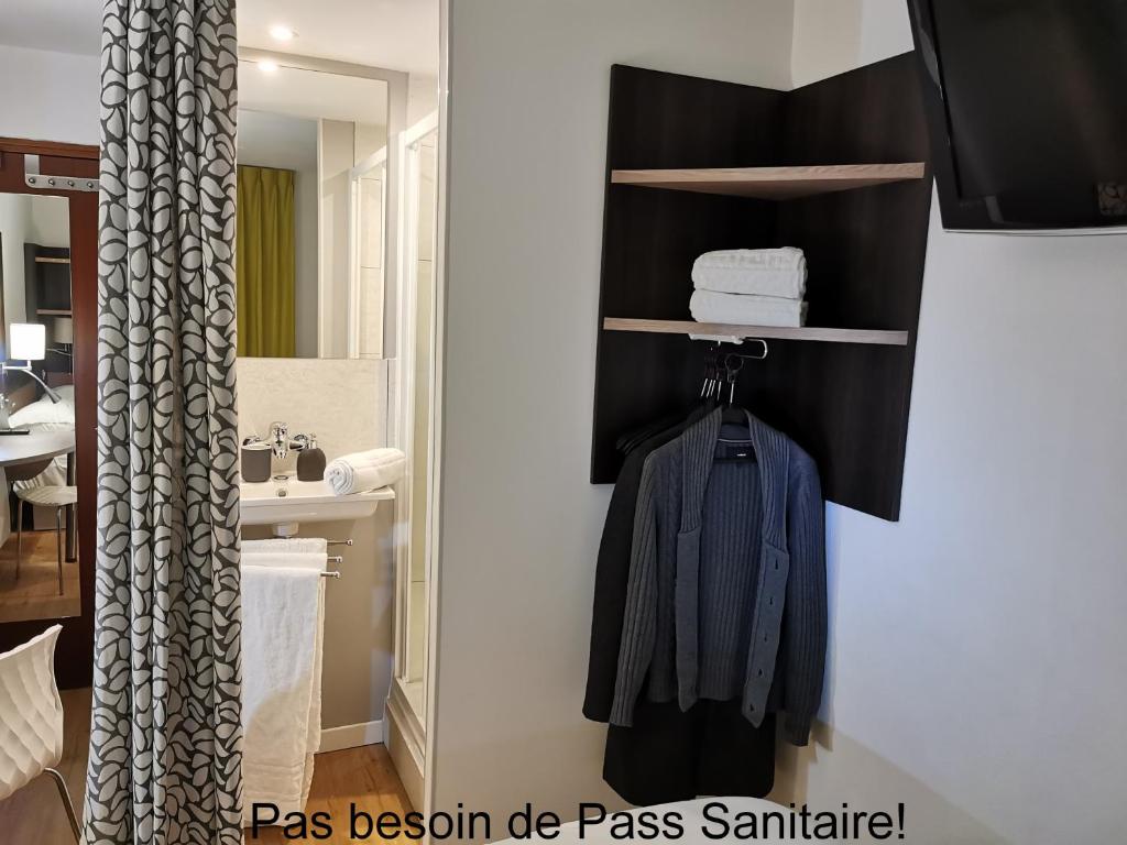 Hôtel A&H PRIVILÈGE Lyon Est - Saint Priest Eurexpo 81 Rue des Etats Unis 69800 Saint-Priest