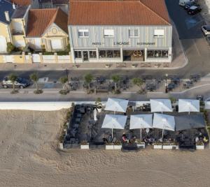 Hôtel Acadie Saint Victor - Hôtel restaurant - Face mer - Chatelaillon plage 35, Boulevard de la Mer 17340 Châtelaillon-Plage -1