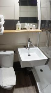 Hôtel Acotel Confort Avenue de St-Tronquet - Zac St Tronquet 84130 Le Pontet Provence-Alpes-Côte d\'Azur