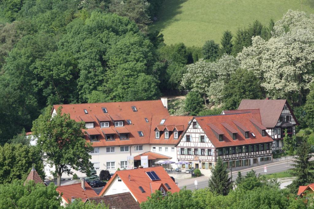 Hôtel Akzent Hotel Goldener Ochsen Haupstrasse 4 74549 Cröffelbach