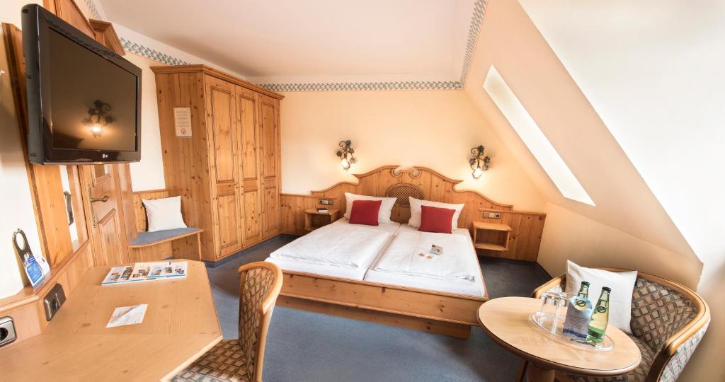 AKZENT Hotel Krone Würzburgerstr. 23, 97264 Helmstadt