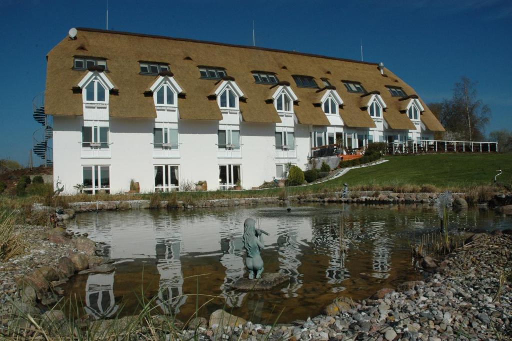 Hôtel Alago Hotel am See Cambser Seeweg 5 19067 Cambs
