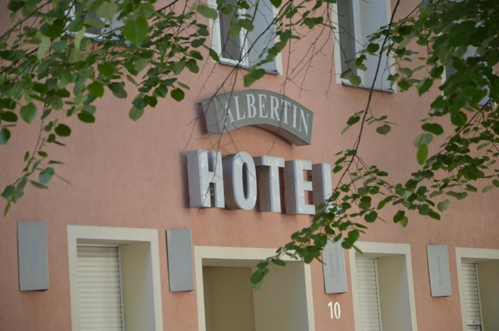 Hôtel Hotel Albertin Smetanastraße 10, 13088 Berlin