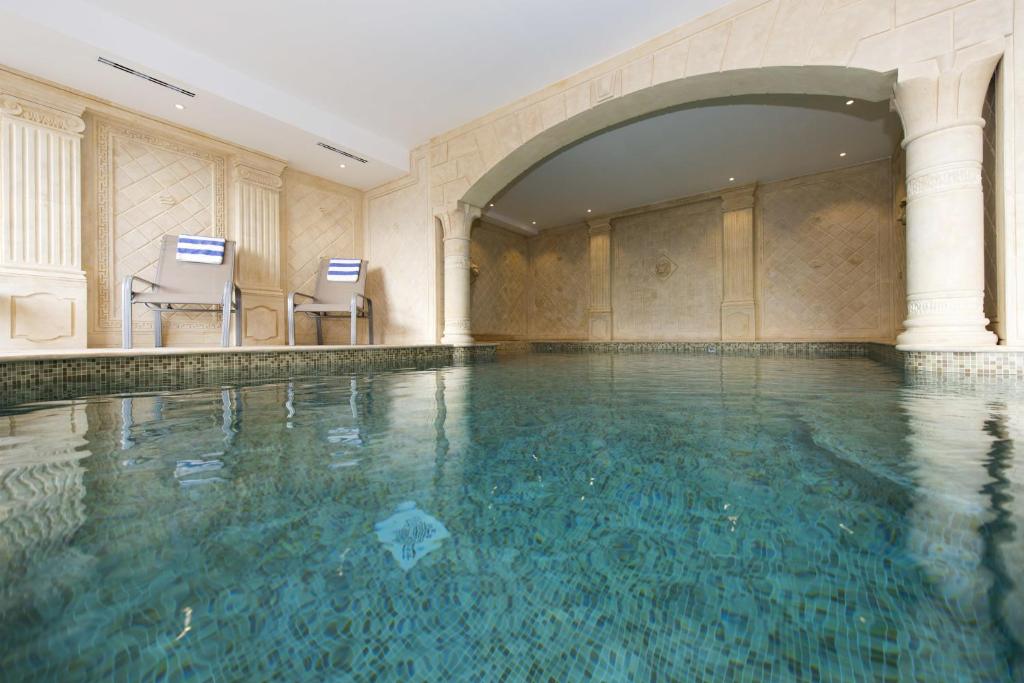 Hôtel Alexain Hotel Restaurant & Wellness - Colmar Ouest 10 rue Thierry Schoeré 68410 Trois-Épis
