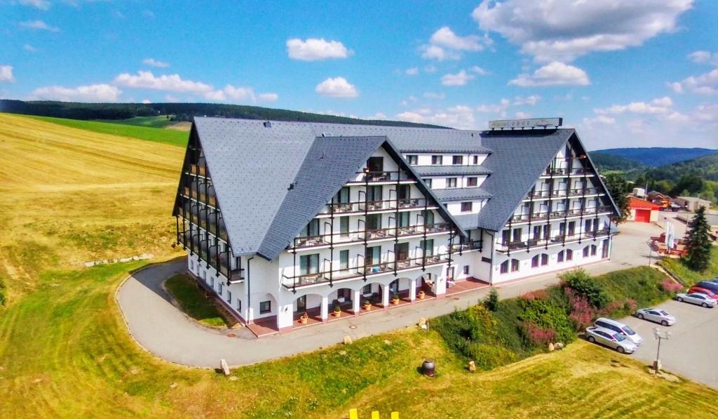 Alpina Lodge Hotel Oberwiesenthal Annaberger Str. 83, 09484 Kurort Oberwiesenthal