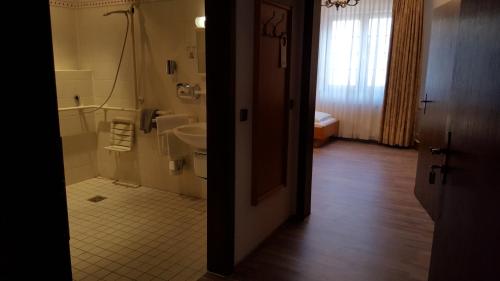 Hôtel Hotel Alt Steinbach Bahnstrasse 8 Steinbach im Taunus