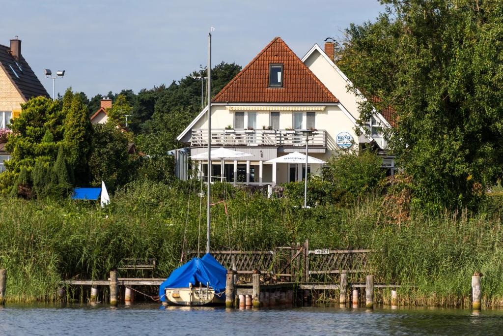 Hôtel Hotel Am Fleesensee Strandstraße 4a, 17213 Malchow