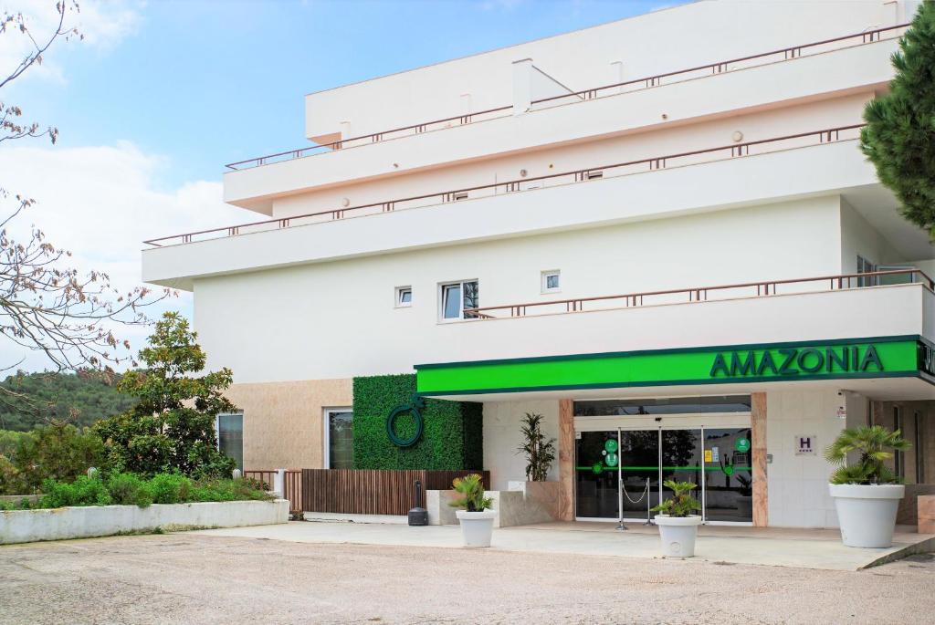 Amazonia Jamor Hotel Av. Tomás Ribeiro 129, 2795-891 Linda-a-Pastora