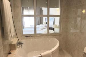 Hôtel Amazonia Jamor Hotel Av. Tomás Ribeiro 129 2795-891 Linda-a-Pastora -1
