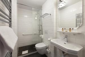 Ambassadeurs Logis Hotel