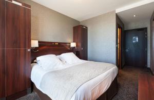 Ambassadeurs Logis Hotel