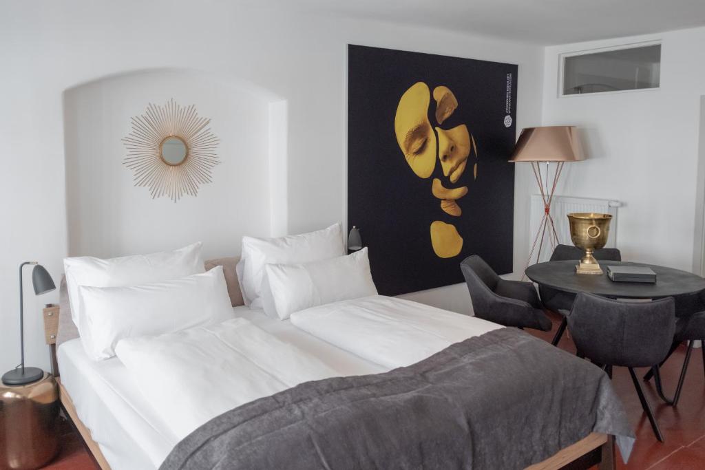 ANA Living Augsburg City Center by Arthotel ANA - Self-Service-Hotel 14 Vorderer Lech, 86150 Augsbourg