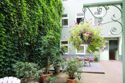 Apartments Kolo 77