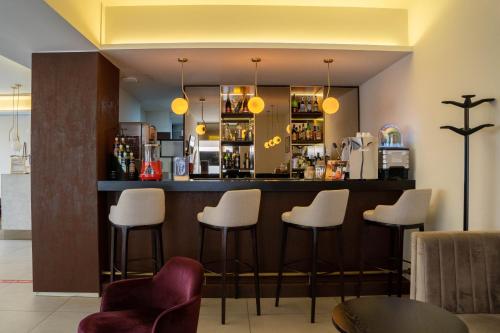 Apulia Praia Hotel