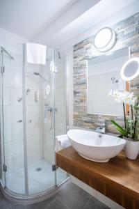 Hôtel Aqualux Wellness- & Tagungshotel Ahornstr. 7 36364 Bad Salzschlirf Hesse