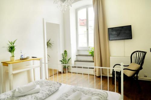 Art Hotel & Hostel