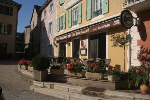 Hôtel Au Bon Accueil Place du Marche 12120 Arvieu Midi-Pyrénées