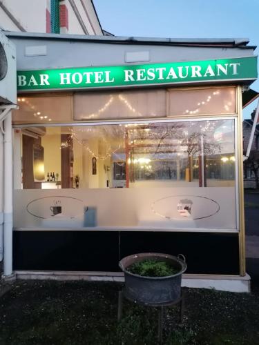 Hôtel au bon accueil 40 avenue de la Gare 45340 Orme -1