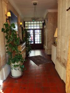 Au Saint Roch - Hôtel et Jardin