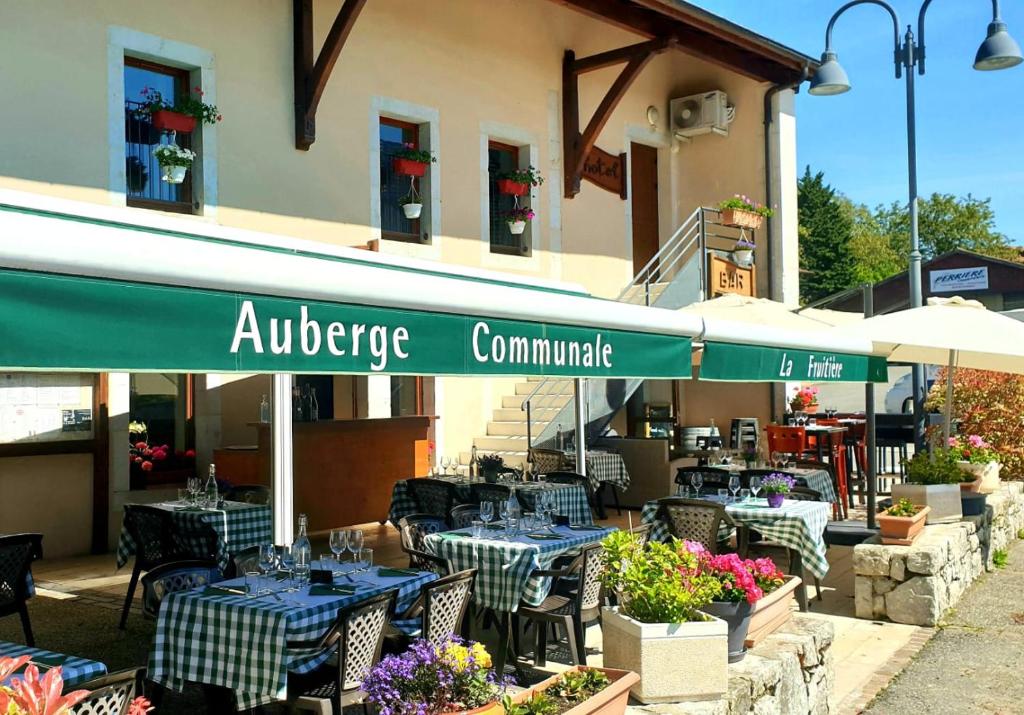 Hôtel Auberge Communalde de la Fruitière 39 Place Saint-Antoine 01630 Péron