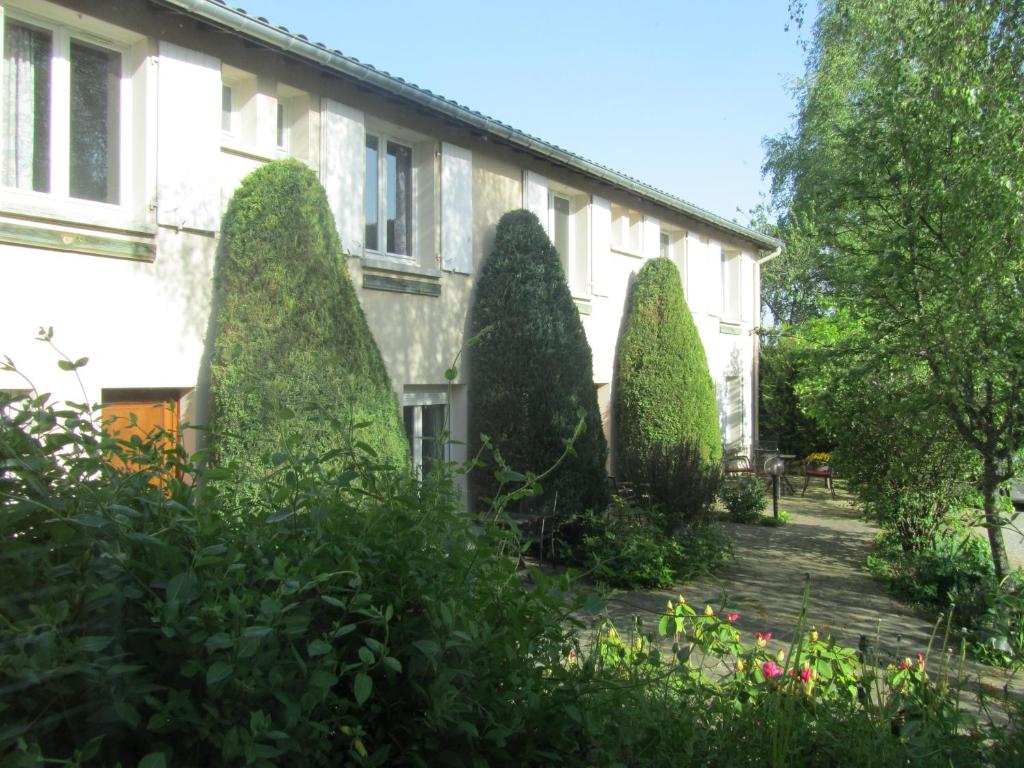 Auberge de l'Arzon Place de la fontaine, 43500 Chomelix