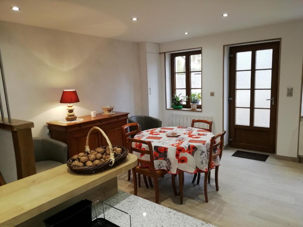 AUBERGE DE LA NOUGATINE eu 26740 La Coucourde