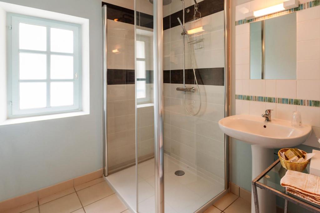 Hôtel Auberge Du Cheval Blanc 1 Rue Beau Soleil 72500 Beaumont-Pied-de-Boeuf
