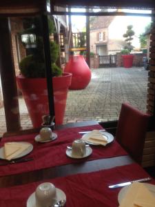 Hôtel Auberge du Cheval Blanc 1 Place du Cheval Blanc 41600 Yvoy-le-Marron Région Centre