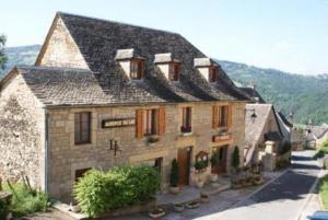 Hôtel Auberge du Lac Mandailles 12500 Mandailles Midi-Pyrénées