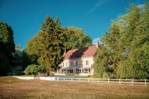 Hôtel Auberge du port route du remilly 08140 Bazeilles Champagne-Ardenne