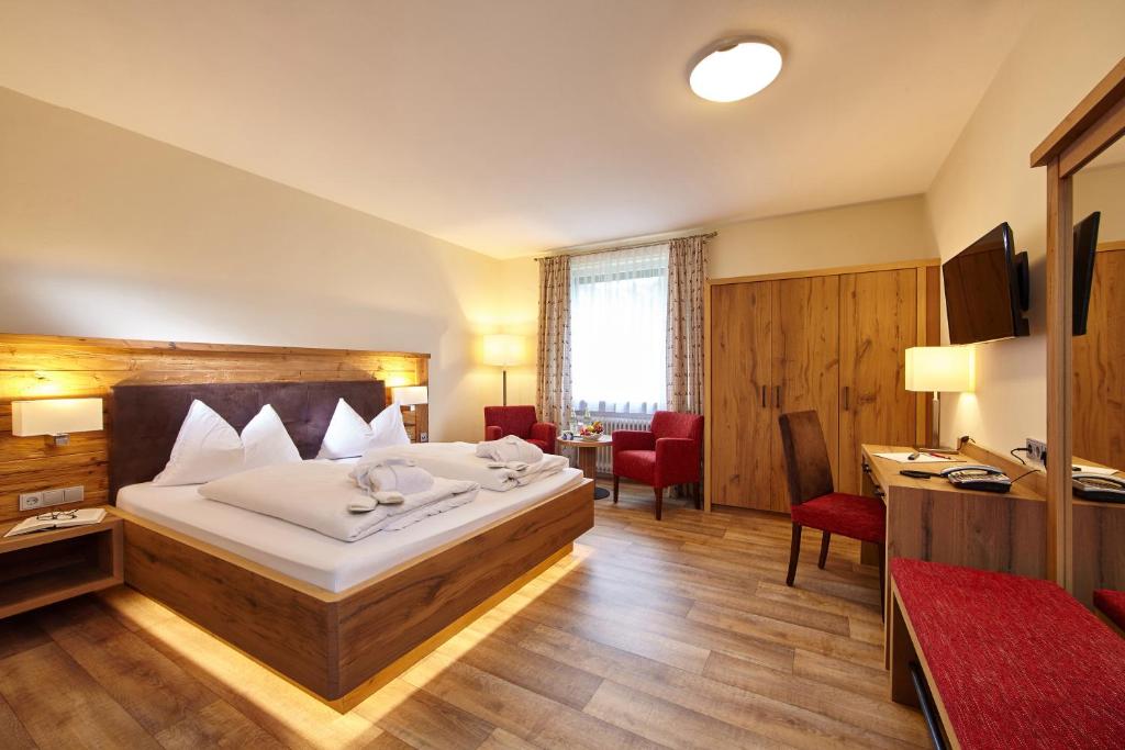 AURA-HOTEL Saulgrub 41 Alte Römerstraße, 82442 Saulgrub