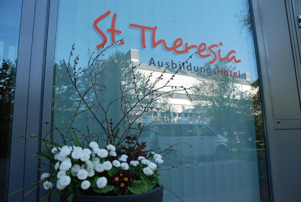 Ausbildungshotel St. Theresia Hanebergstraße 8 München Neuhausen-Gern, 80637 Munich