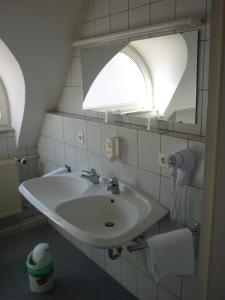 Avenue Hotel