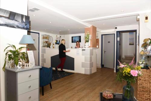 Azur Hotel
