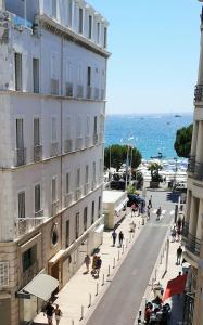 Hôtel Azurene Royal Hotel 28 Rue du Commandant André 06400 Cannes Provence-Alpes-Côte d\'Azur