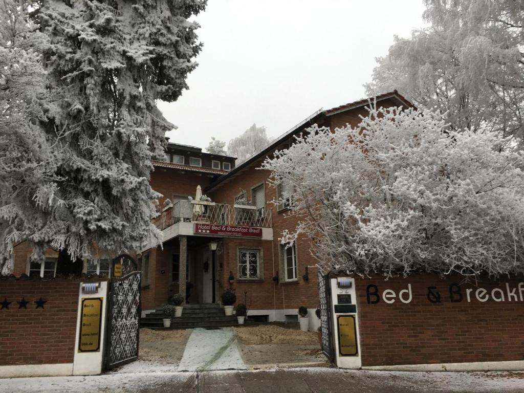 Hôtel Hotel B&B Bredl in der Villa Ballestrem Steinweg 32, 94315 Straubing