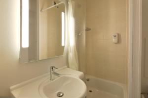 B&B Hôtel BOURGES (2)