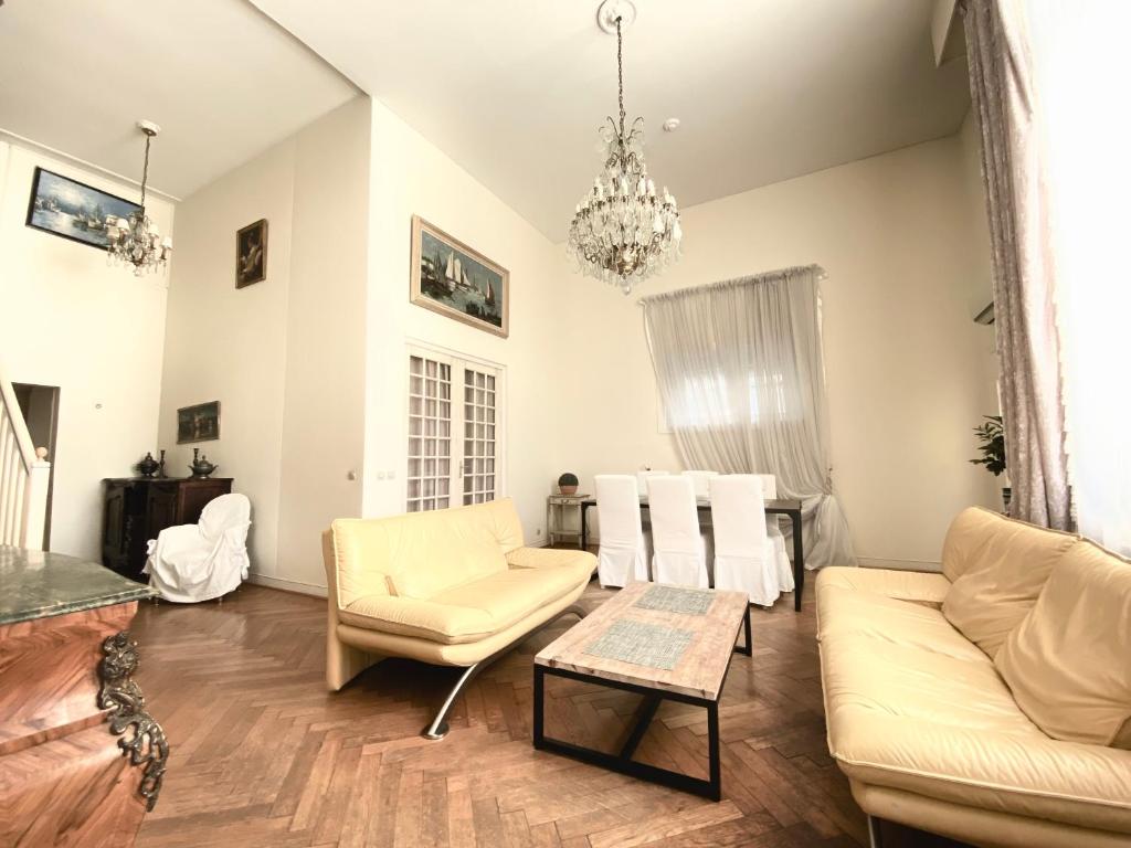 B&B Hôtel EVRY LISSES 1