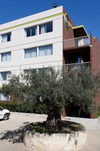 B&B HOTEL Nîmes Ville Active, parking sécurisé gratuit