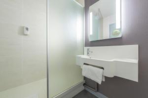 B&B HOTEL Orange - Échangeur A7 A9