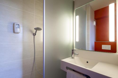 B&B HOTEL Orly Chevilly Marché International