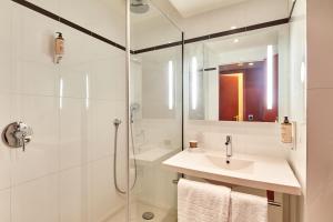 B&B HOTEL Saint-Quentin-en-Yvelines Centre Gare 4 étoiles