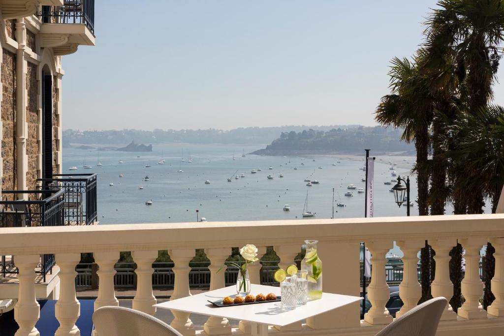 Hôtel Hôtel Barrière Le Grand Hôtel Dinard 46 Avenue George V Bp 70143, 35800 Dinard