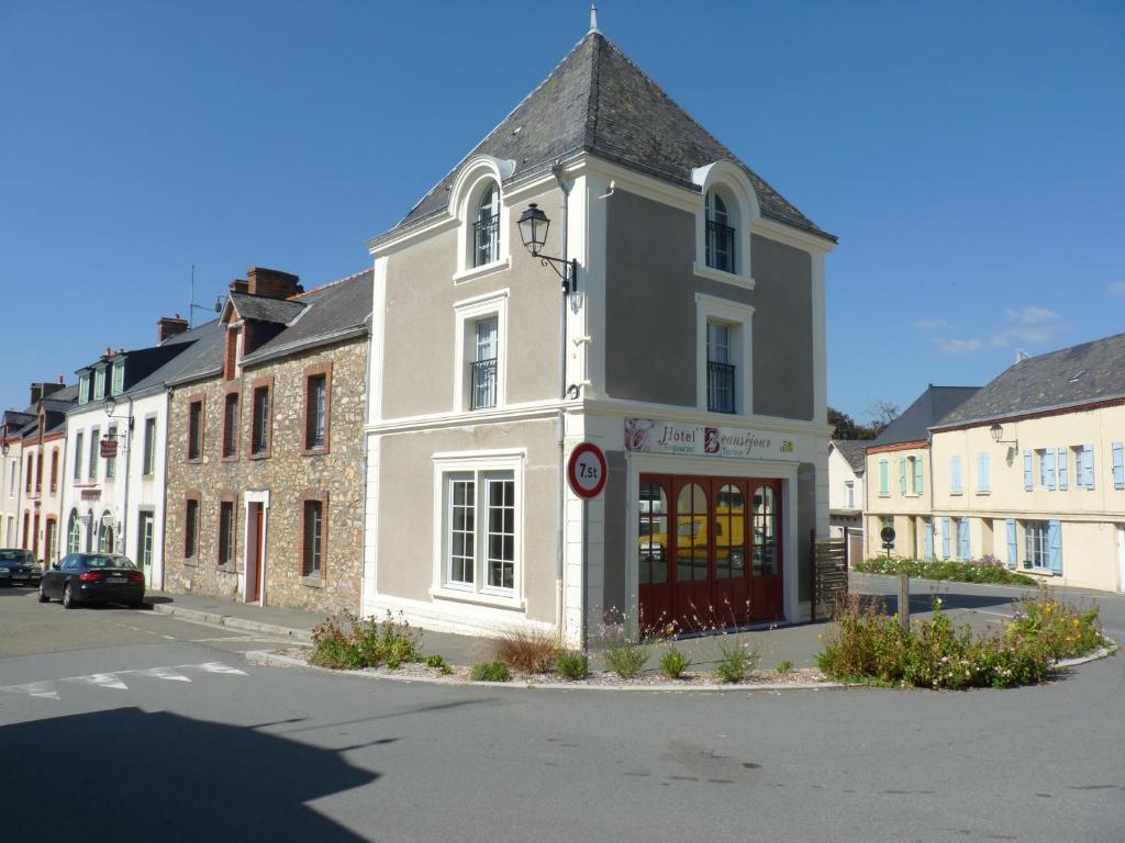 Hôtel Beauséjour 4 RUE DE LA LIBERATION 53270 Sainte-Suzanne